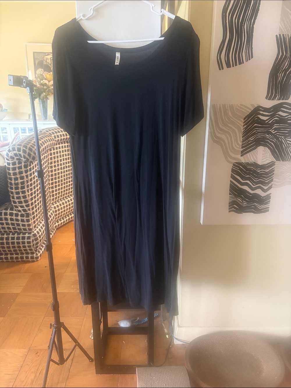 Black Midi Scoop-Neck Dress with Short Sleeves